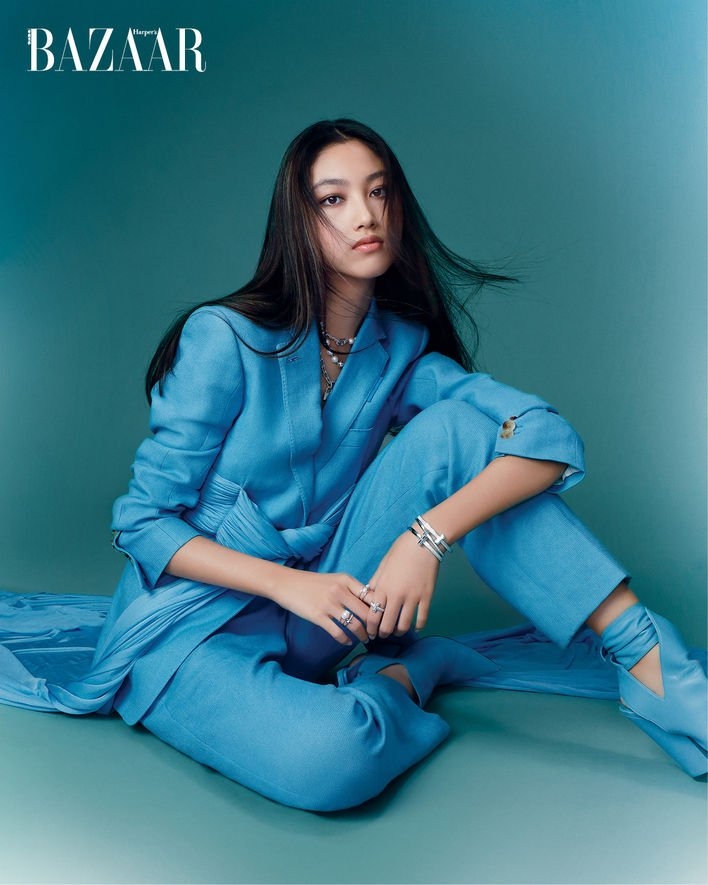 BAZ387-cover-ella4_img_708_h